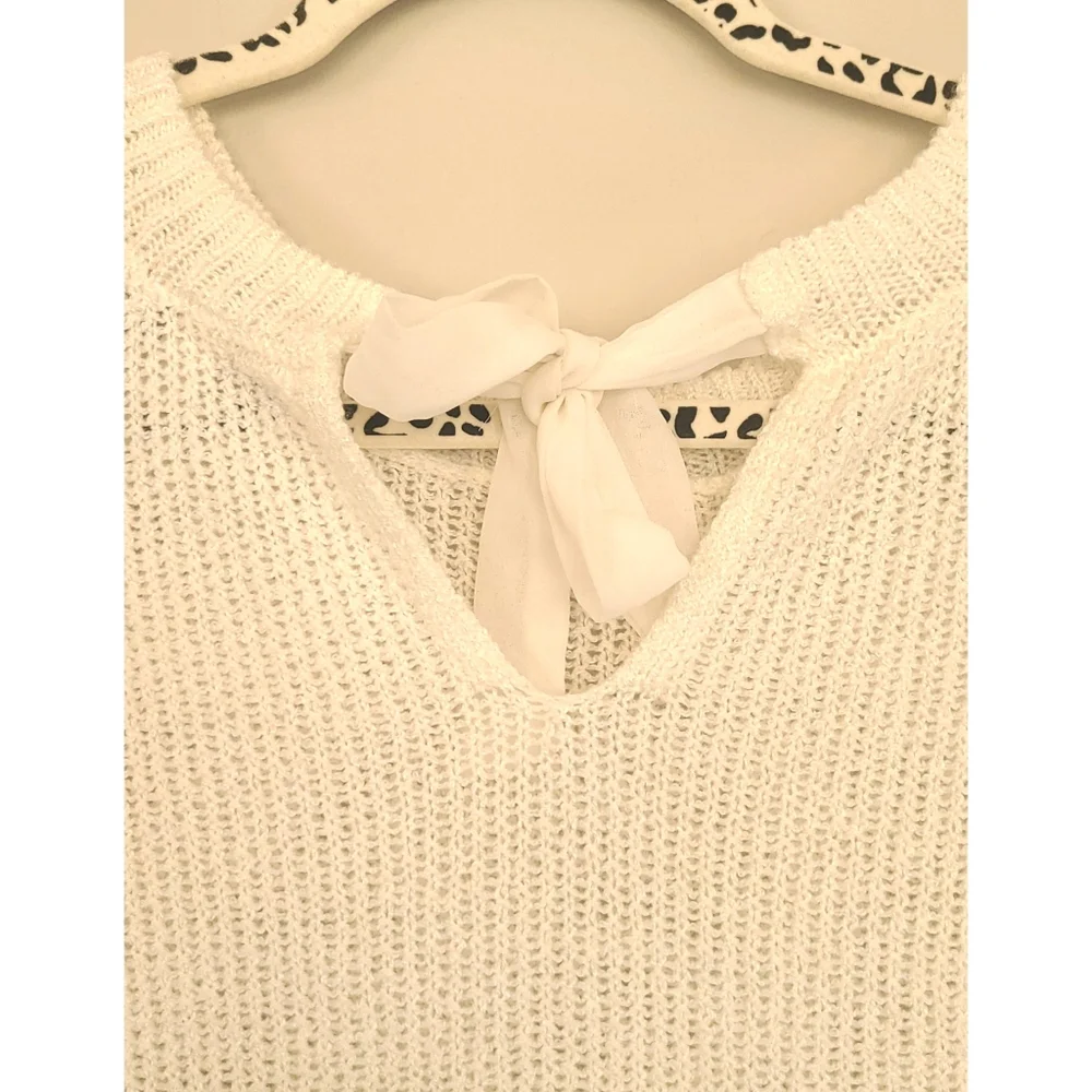 LC Lauren Conrad White Sweater with Bow Detail - Picture 4 of 7